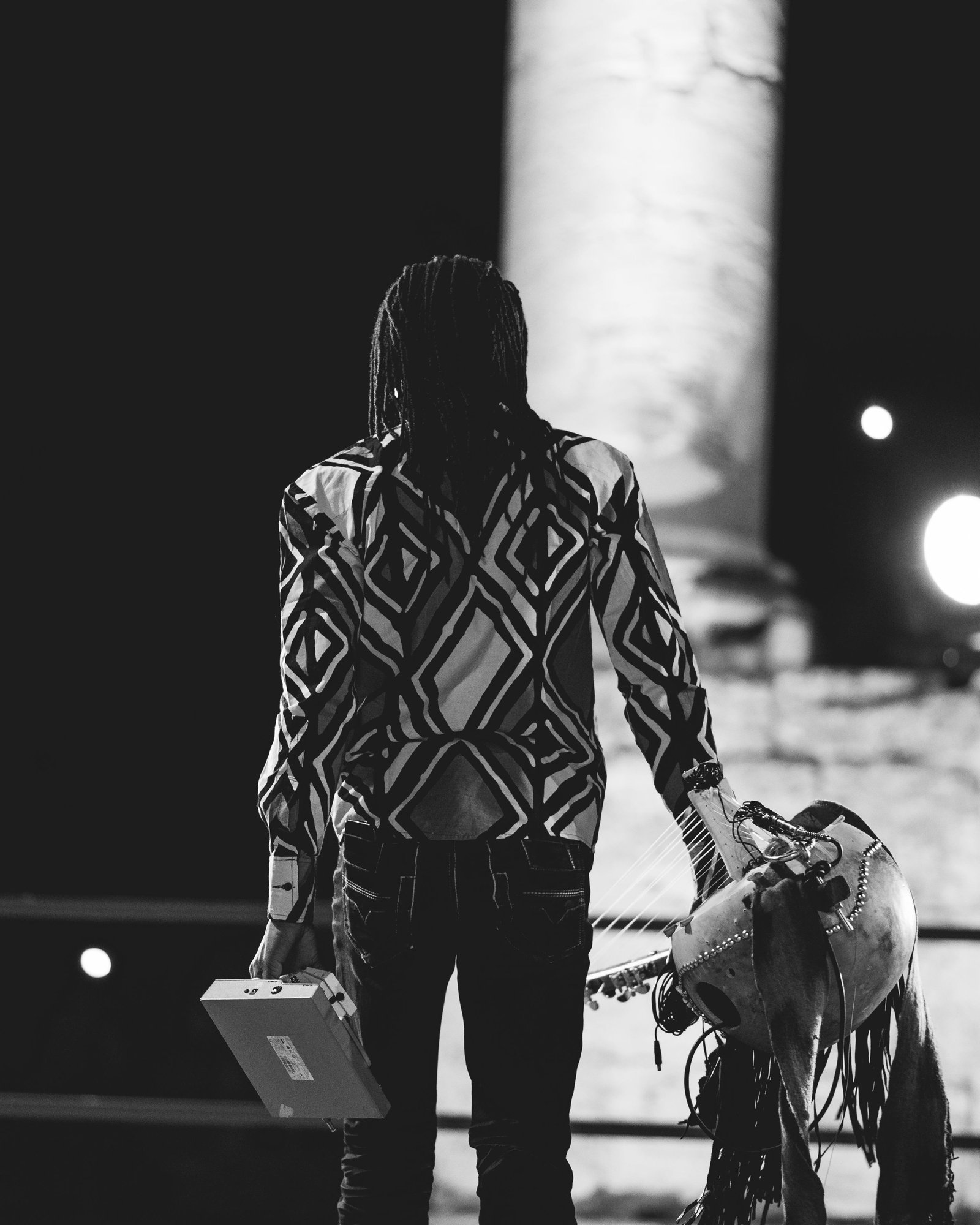 Image sur scène de oumou sangare - Concert à Arles en 2022