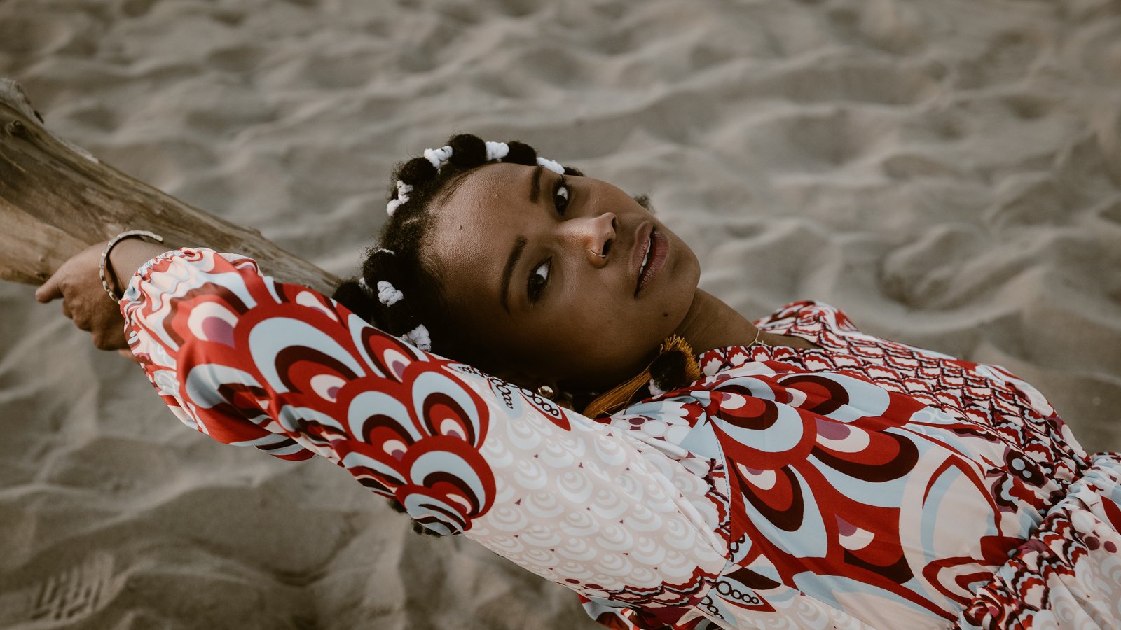 Portrait en photo d'une femme de couleur noire prise par le photographe LeFingerJames