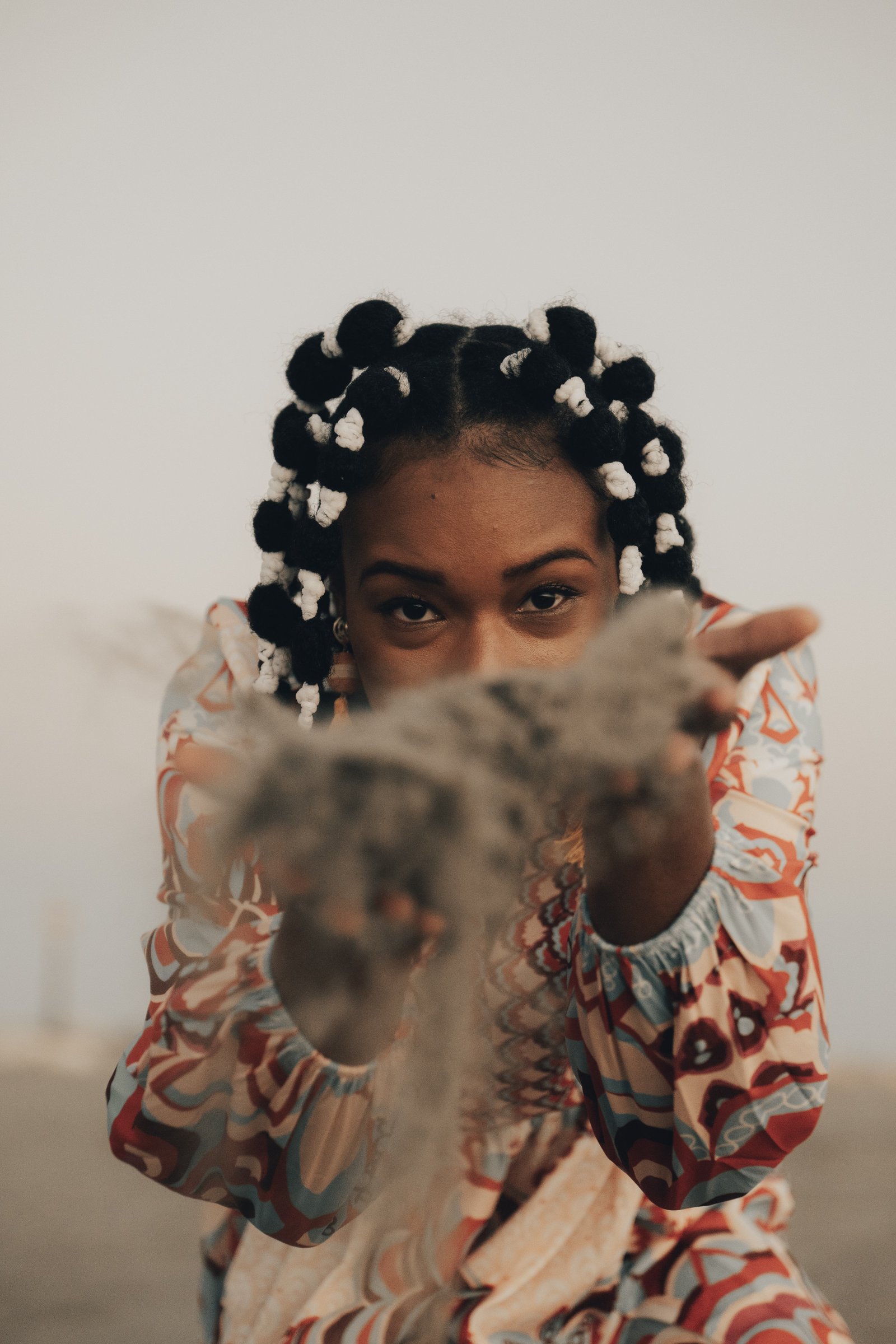 Portrait en photo d'une femme de couleur noire prise par le photographe LeFingerJames